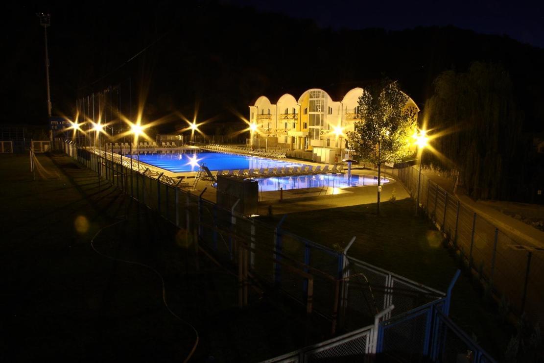Hotel Oras Zlatna Zewnętrze zdjęcie