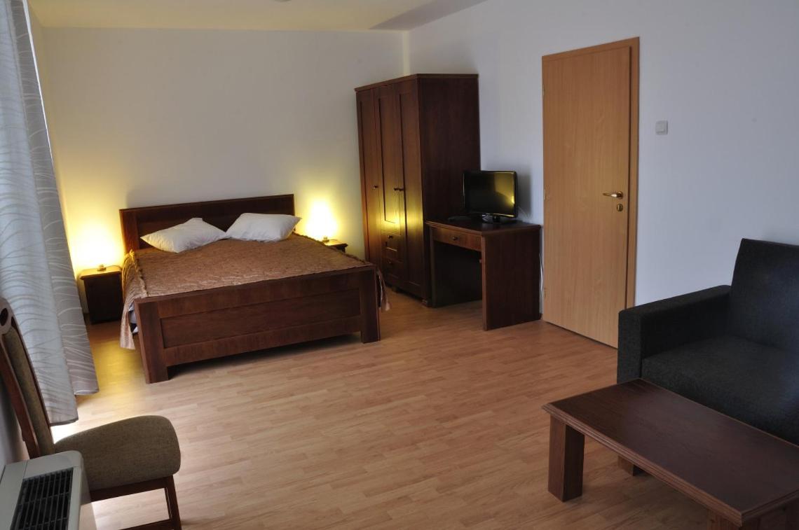 Hotel Oras Zlatna Zewnętrze zdjęcie
